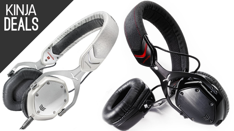 Illustration for article titled Today's Best Deals: Keychain Lightning Cable, Gadget Dry Bag, & More